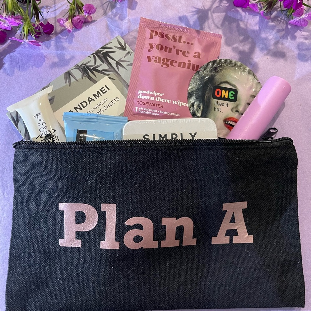 New Drop “PLAN A” bag don’t trust PlanB filled for a great night over ❤️💋Xoxo💋 - Picture 2 of 4
